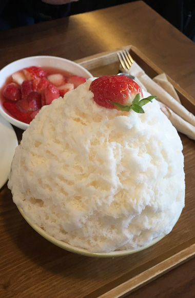 strawberry bing-soo
